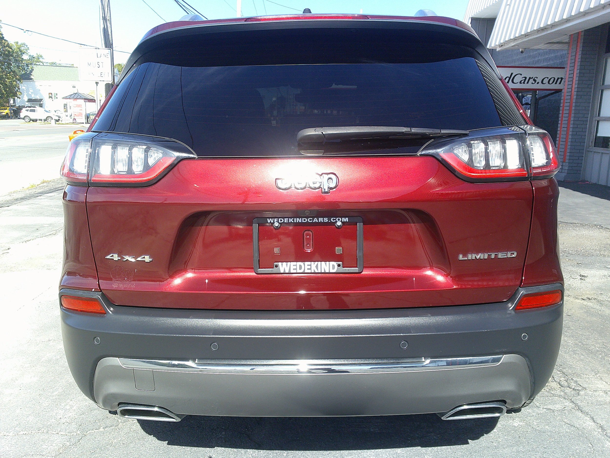 Used 2019 Jeep Cherokee Limited AWD/4WD image 7