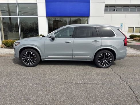 Used 2025 Volvo XC90 B5 Plus image 2