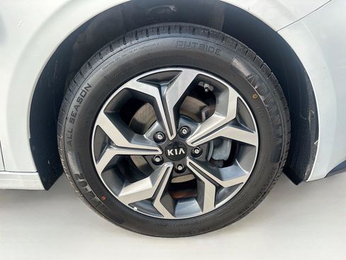 Used 2019 Kia Forte LXS FWD image 28