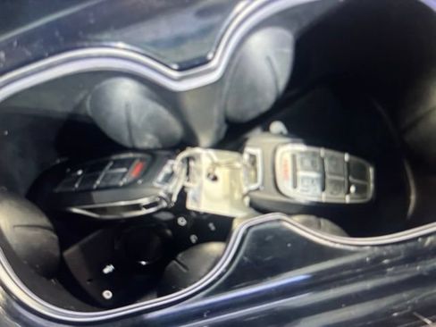 Used 2025 Chrysler Pacifica Pinnacle w/ Trailer Tow Group FWD image 21