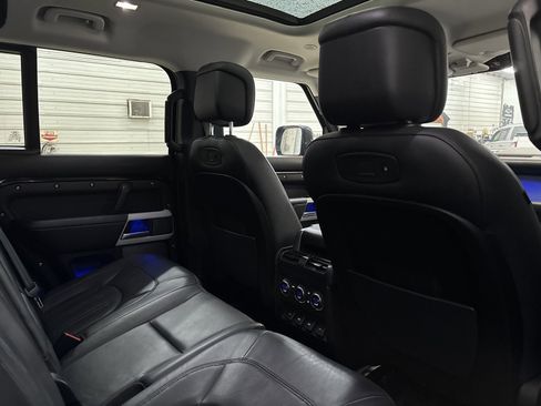 Used 2020 Land Rover Defender 110 HSE image 31