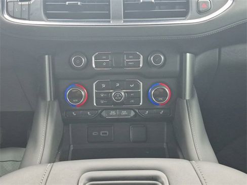 Used 2024 Chevrolet Tahoe Z71 w/ Luxury Package image 11