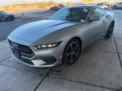 Used 2024 Ford Mustang Premium image 7