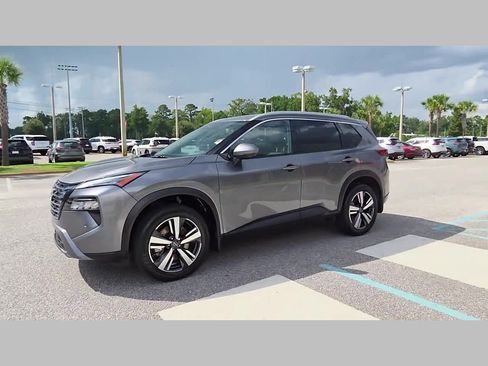 Used 2025 Nissan Rogue SL w/ Tech Package FWD image 22