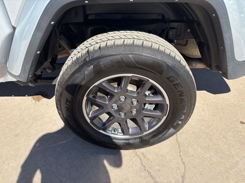 Certified 2023 Jeep Gladiator Overland image 10