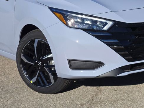 Used 2025 Nissan Versa SR w/ Trunk Package image 4