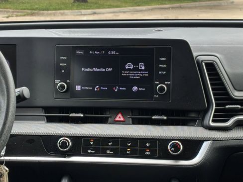 Used 2024 Kia Sportage LX image 17