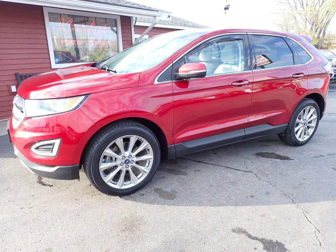 Used 2017 Ford Edge Titanium w/ Equipment Group 301A AWD/4WD image 3