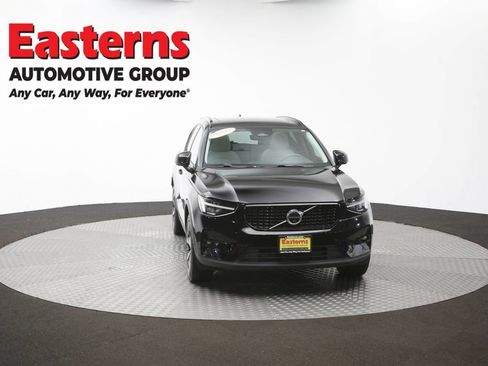 Used 2023 Volvo XC40 B4 Ultimate FWD image 46