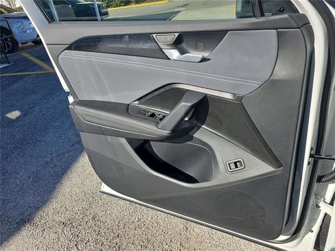 New 2026 Volkswagen Tiguan SE R-Line image 16