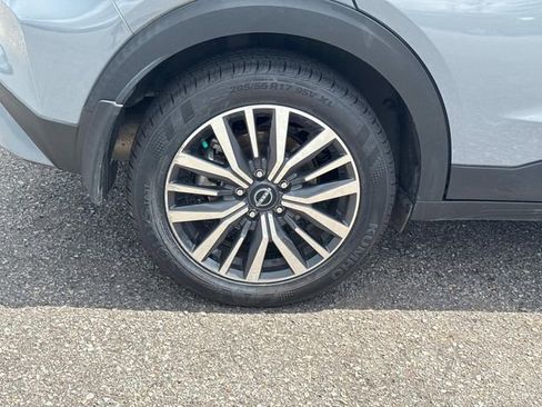 Certified 2022 Nissan Kicks SV FWD image 12