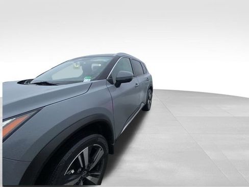 Used 2023 Nissan Rogue Platinum w/ Platinum Premium Package image 2