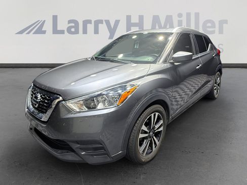 Used 2019 Nissan Kicks SV image 1