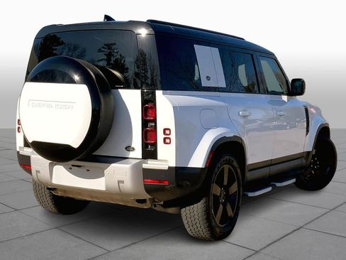 Used 2023 Land Rover Defender 110 SE image 12