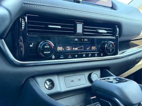 Used 2024 Nissan Rogue SL w/ SL Premium Package image 27