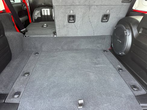 Used 2023 Jeep Wrangler Unlimited Sahara w/ Cold Weather Group image 15