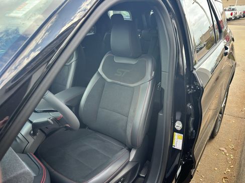 New 2026 Ford Explorer ST image 27