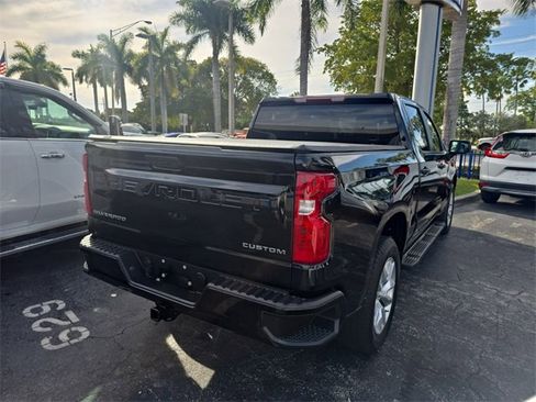 Used 2025 Chevrolet Silverado 1500 Custom image 3