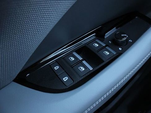 New 2026 Audi Q3 quattro 2.0T AWD/4WD image 9