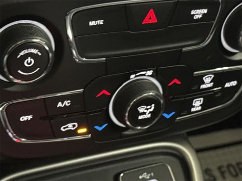 Used 2021 Jeep Compass Latitude w/ Convenience Group image 15