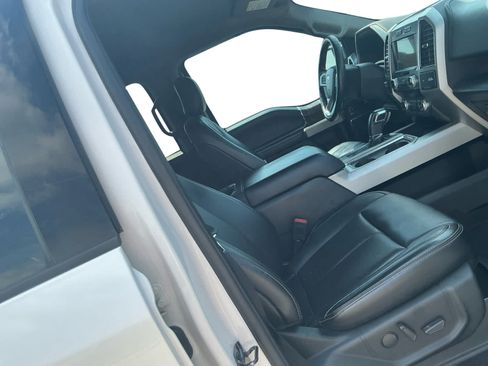 Used 2019 Ford F150 Lariat w/ Equipment Group 502A Luxury AWD/4WD image 15