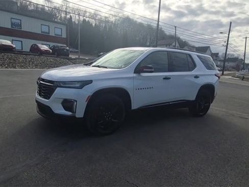 Used 2023 Chevrolet Traverse Premier w/ Redline Edition image 5