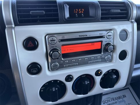 Used 2014 Toyota FJ Cruiser 4WD image 16