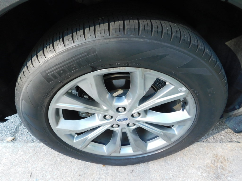 Used 2022 Ford Explorer XLT w/ Equipment Group 202A RWD image 7