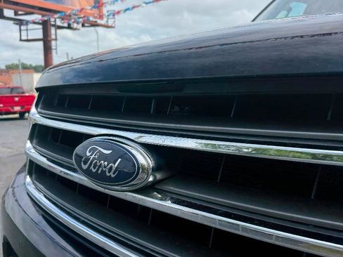 Used 2017 Ford Expedition Limited AWD/4WD image 11
