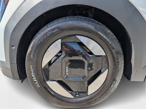 Used 2026 Kia EV9 Wind image 9