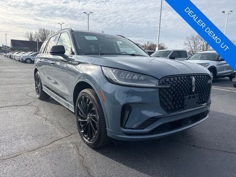 Used 2025 Lincoln Aviator Reserve w/ Jet Appearance Package image 4