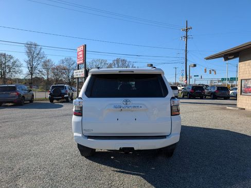 Used 2019 Toyota 4Runner SR5 Premium image 8