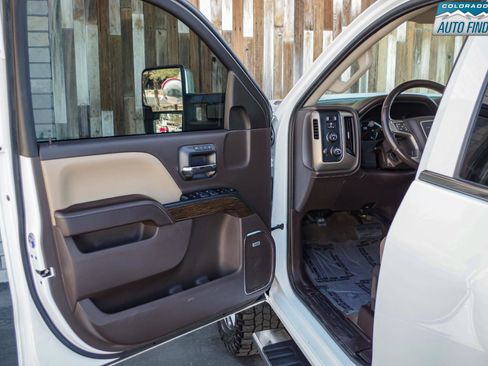 Used 2018 GMC Sierra 2500 Denali w/ Duramax Plus Package image 10