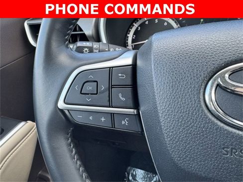 Certified 2022 Toyota Highlander XLE image 30