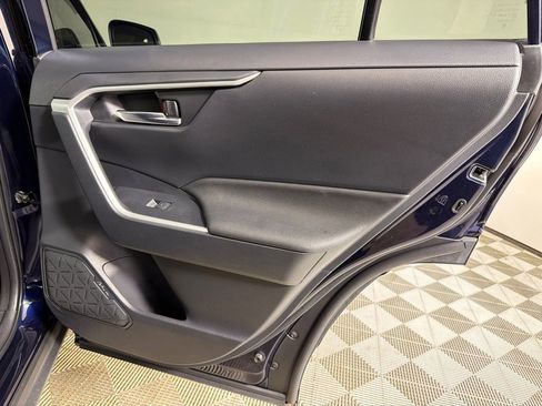 Used 2022 Toyota RAV4 XLE w/ Convenience Package image 17