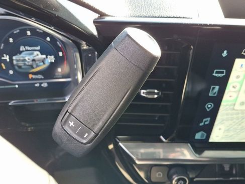 Used 2025 Chevrolet Silverado 3500 LTZ w/ LTZ Convenience Package image 17