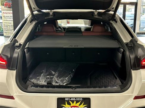 Used 2024 BMW X6 M60i w/ Dynamic Handling Package image 20