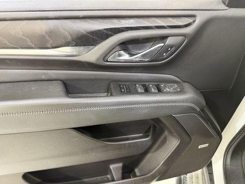 Used 2023 GMC Yukon XL Denali AWD/4WD image 16