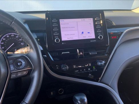 Used 2023 Toyota Camry SE image 7