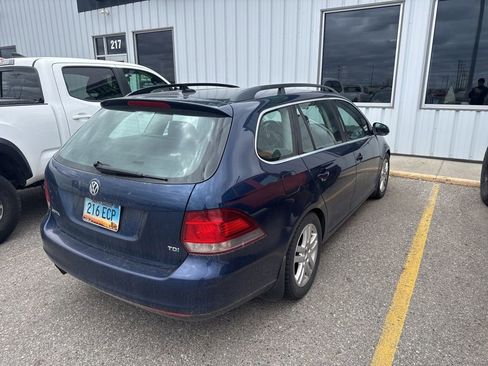 Used 2011 Volkswagen Jetta TDI FWD image 4