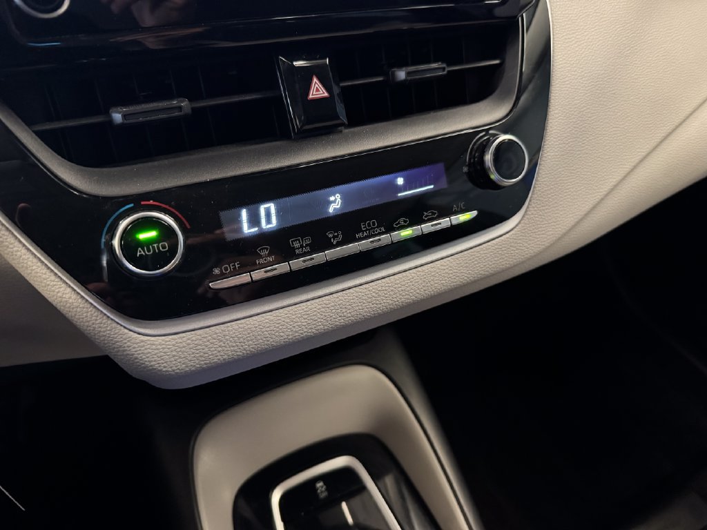 Used 2020 Toyota Corolla LE FWD image 15
