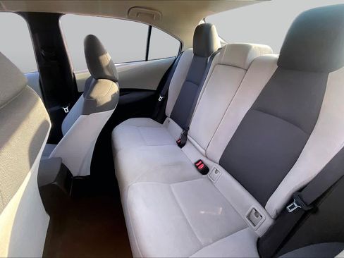 Used 2022 Toyota Corolla LE FWD image 18