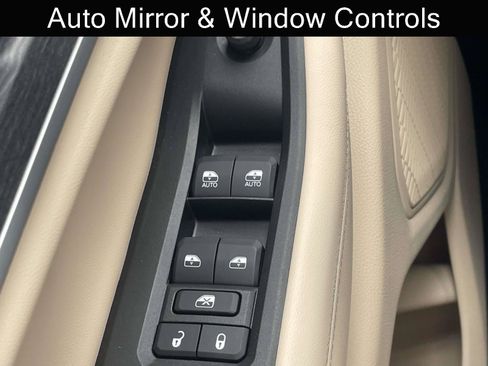 Used 2023 Jeep Grand Cherokee Limited AWD/4WD image 34