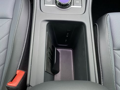 New 2025 Volkswagen Tiguan SE image 22