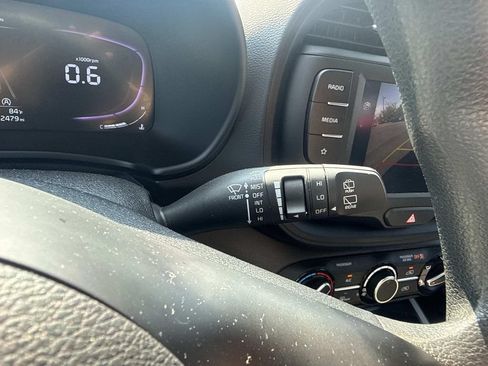 Used 2025 Kia Soul LX FWD image 29