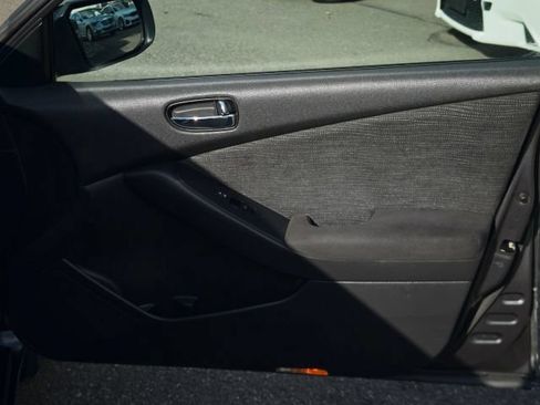 Used 2012 Nissan Altima 2.5 S w/ 20th Anniversary Pkg FWD image 24