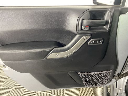 Used 2016 Jeep Wrangler Unlimited Sport AWD/4WD image 11