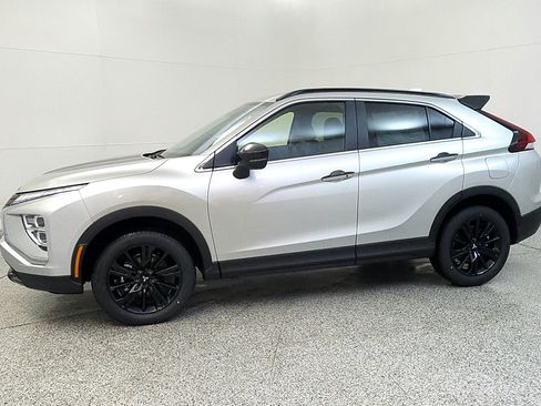 Used 2025 Mitsubishi Eclipse Cross AWD image 2