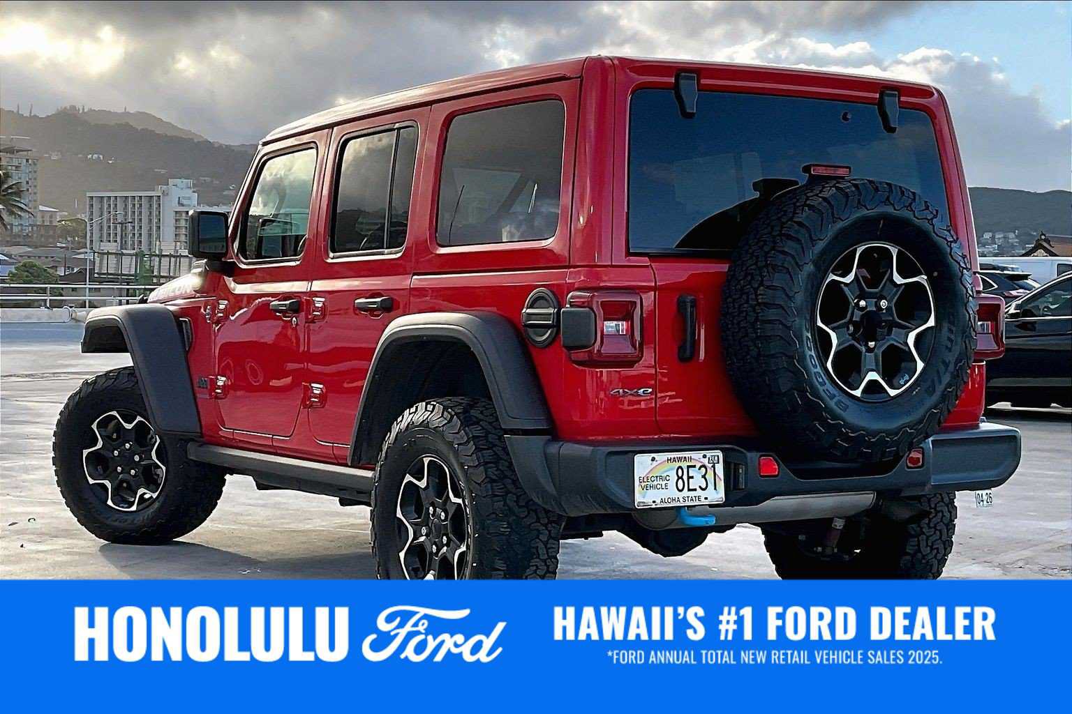 Used 2023 Jeep Wrangler Unlimited Rubicon 4xe AWD/4WD image 4