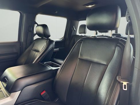 Used 2019 Ford F150 Lariat image 12